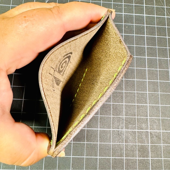 travel wallet ultra slim Horween (American) leather front pocket - Picture 4 of 7